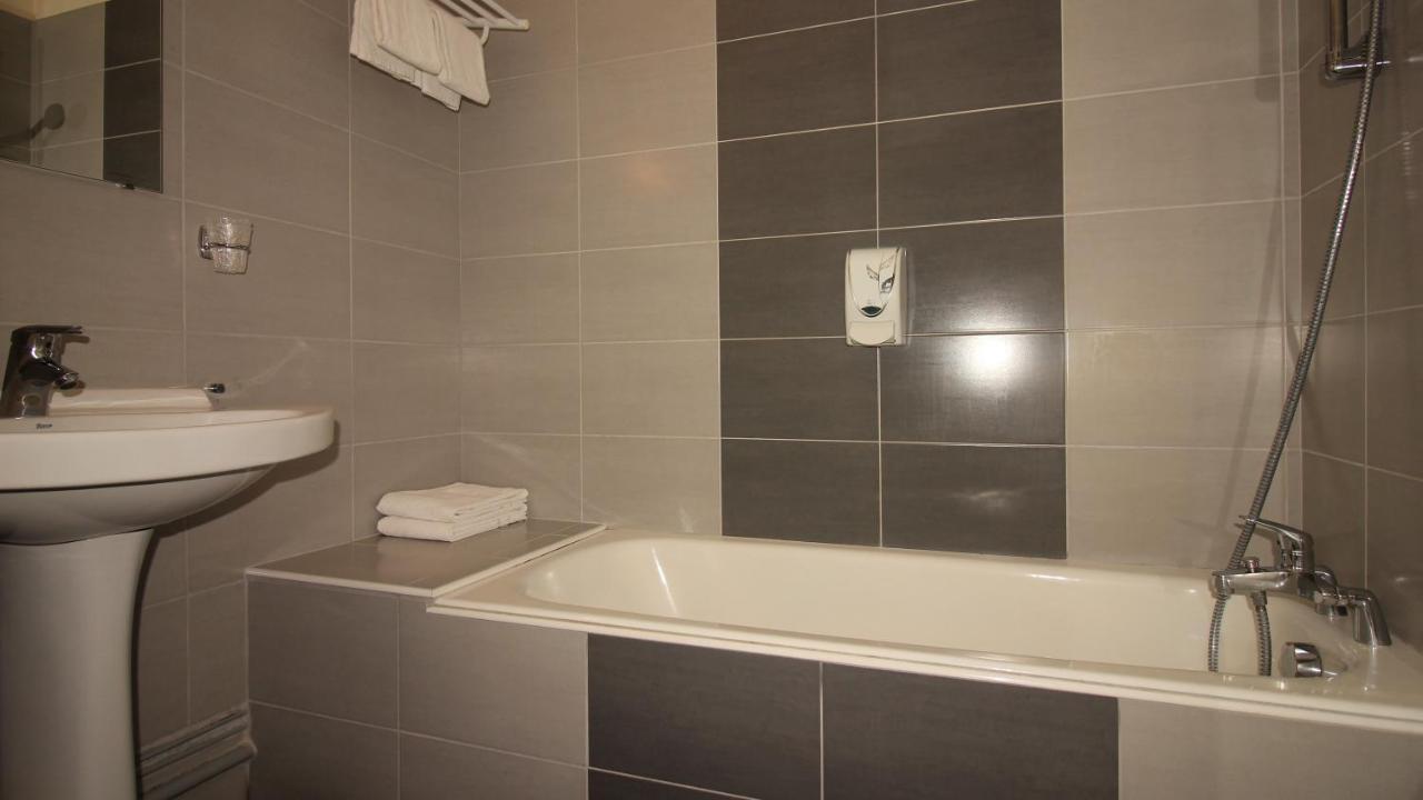 Logis Hotel Lodge La Valette Cesson-Sévigné Εξωτερικό φωτογραφία